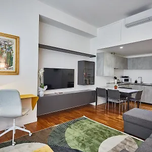 Apartamento Moderno Trilocale Moscova Brera